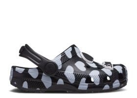 Awake NY x Classic Clog para niños «Home Is Where The Heart Is – Negro»