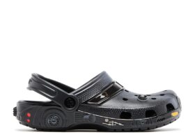 Batman x Classic Clog para niños «Batmobile»