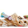 Cinnamon Toast Crunch x Classic All-Terrain Clog para niños pequeños Cinnamon Toast Crunch x Classic All-Terrain Clog para niños pequeños