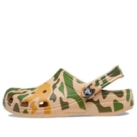 Classic Clog con estampado de camuflaje «Verde caqui»