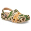 Classic Clog con estampado de camuflaje «Verde caqui»