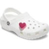 Colgantes Jibbitz™ de corazones rosas apilados