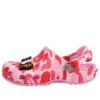 Crocs x A Bathing Ape Zuecos «Carnation»