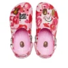Crocs x A Bathing Ape: Zuecos tipo clog «Carnation»