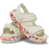 Sandalia Crocband™ Cruiser Glow Confetti para niños.