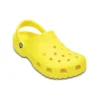 Sandalias clásicas Crocs Beach unisex en amarillo brillante