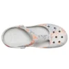 Sandalias con flores blancas
