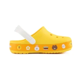 Sandalias Crocs de playa pequeñas, color amarillo
