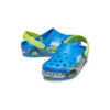 Sandalias deportivas azules de tacón plano con diseño divertido