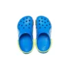 Sandalias deportivas azules de tacón plano con diseño divertido