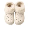 Zapatos Bae Lined Zuecos «Stucco»