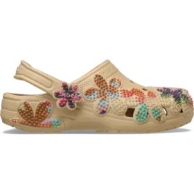 Zueco clásico de verano con cuentas