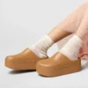 Zueco con plataforma y tachuelas Dylan