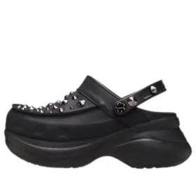 Zueco con tachuelas Bae «Negro»