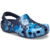 Zuecos Classic Clog con estampado de camuflaje «Azul marino»