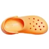 Zuecos clásicos Retro Crocs con suela gruesa, color naranja, sandalias con diseño de ballena pequeña