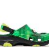 Zuecos de madera para niños Ron English x All-Terrain «Area 54 – Green Galaxy» Zuecos de madera para niños Ron English x All-Terrain «Area 54 – Green Galaxy»